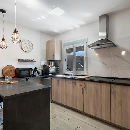 2 Omanai Tenerife Sur * Arona (Tenerife)